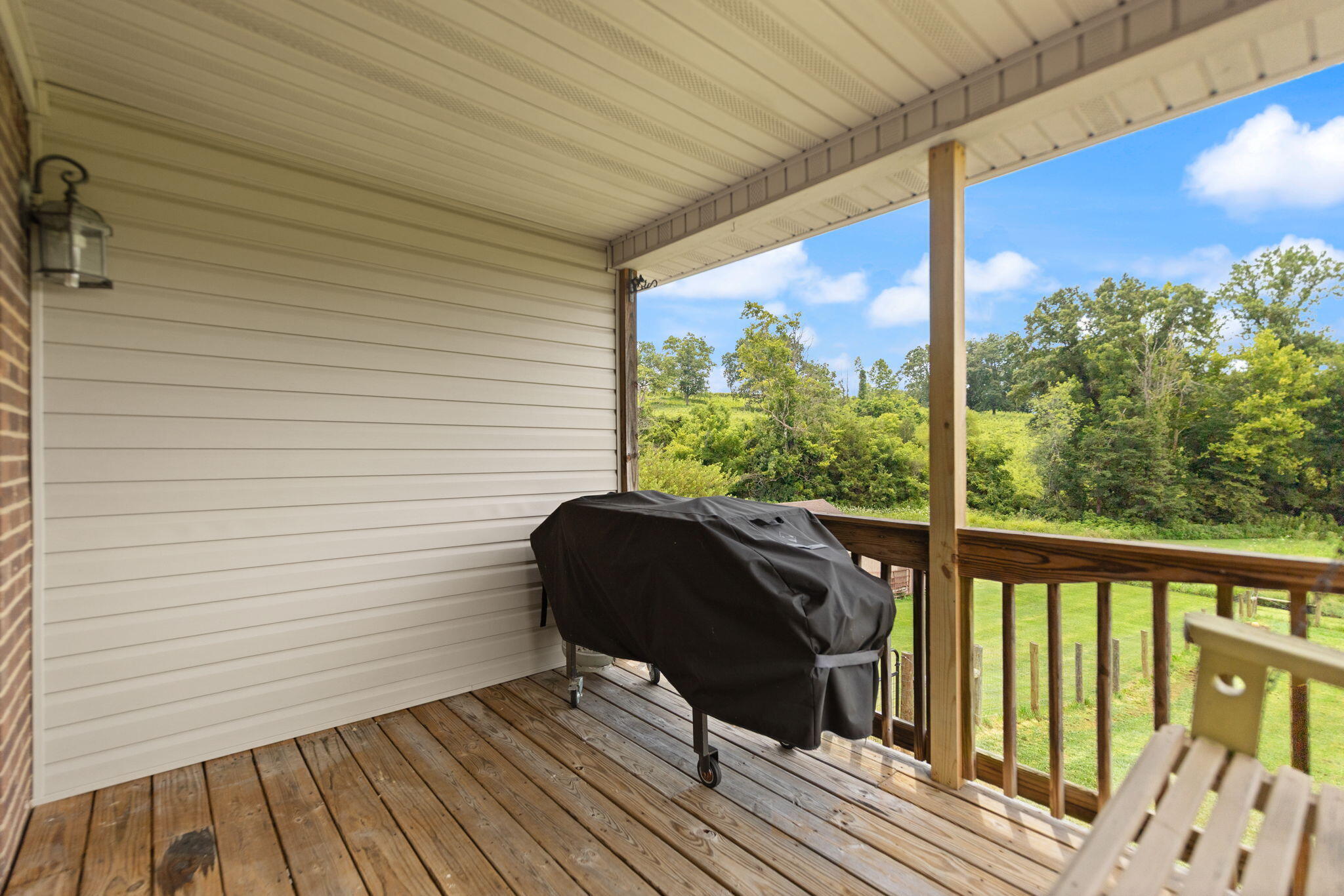 Irvine, Kentucky 40336, United States, 4 Bedrooms Bedrooms, ,4 BathroomsBathrooms,Residential,Pending,173322