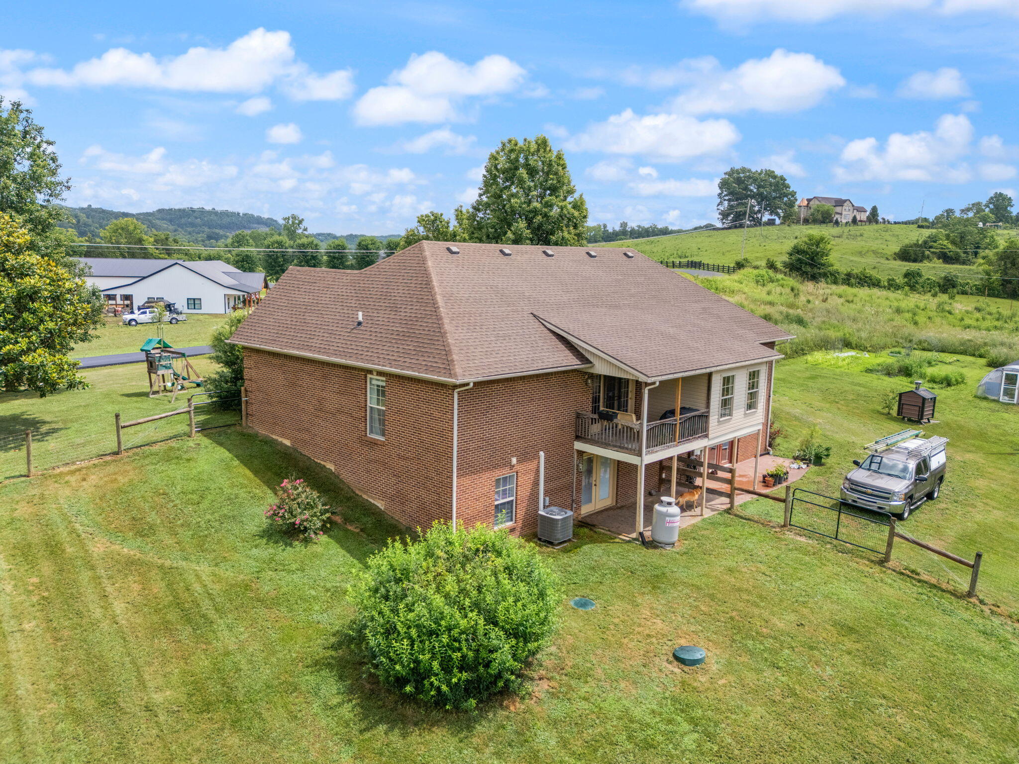 Irvine, Kentucky 40336, United States, 4 Bedrooms Bedrooms, ,4 BathroomsBathrooms,Residential,Pending,173322