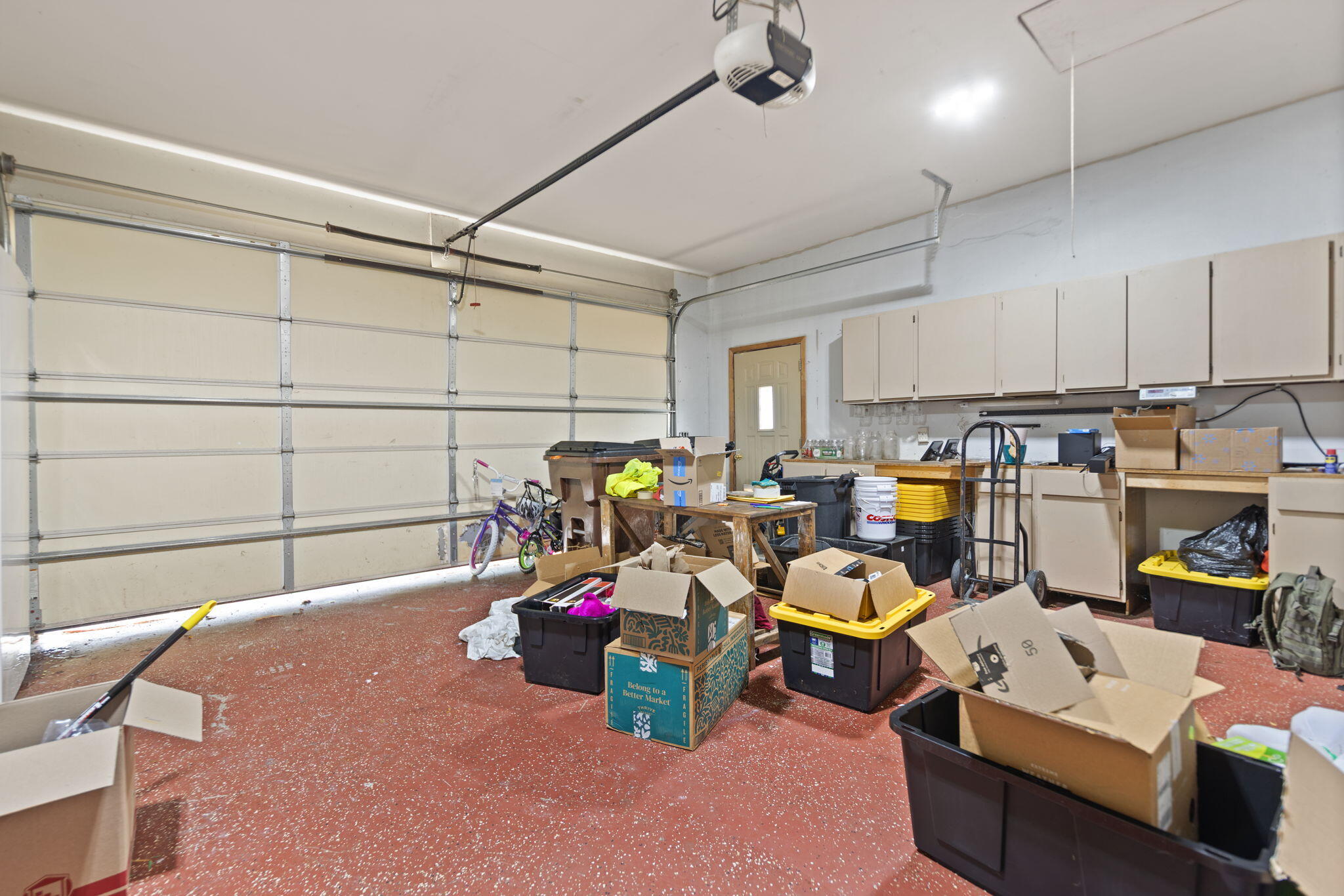 Irvine, Kentucky 40336, United States, 4 Bedrooms Bedrooms, ,4 BathroomsBathrooms,Residential,Pending,173322