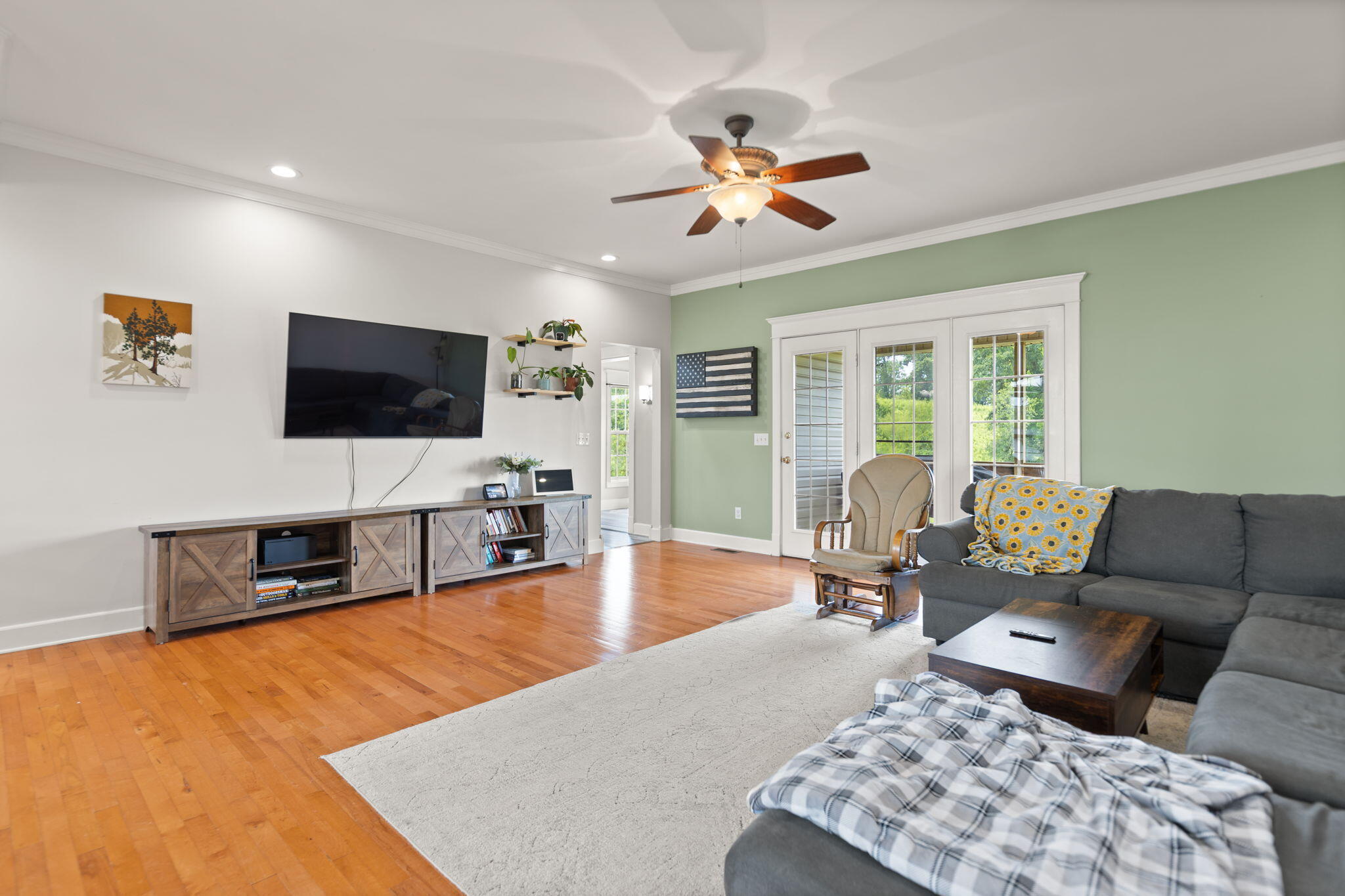 Irvine, Kentucky 40336, United States, 4 Bedrooms Bedrooms, ,4 BathroomsBathrooms,Residential,Pending,173322