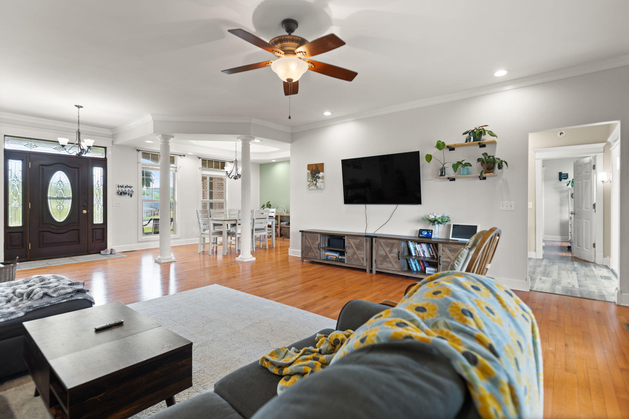 Irvine, Kentucky 40336, United States, 4 Bedrooms Bedrooms, ,4 BathroomsBathrooms,Residential,Pending,173322