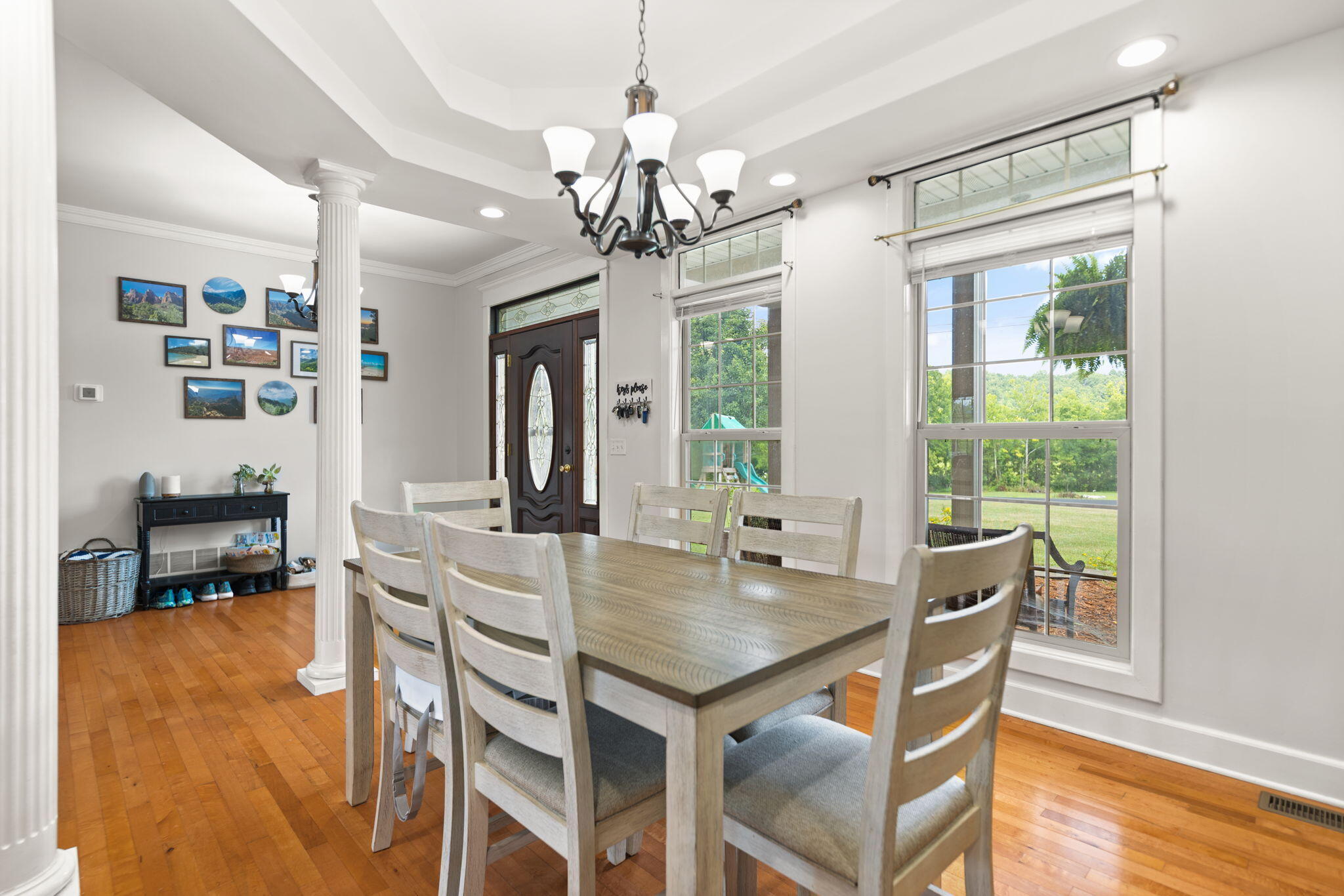 Irvine, Kentucky 40336, United States, 4 Bedrooms Bedrooms, ,4 BathroomsBathrooms,Residential,Pending,173322