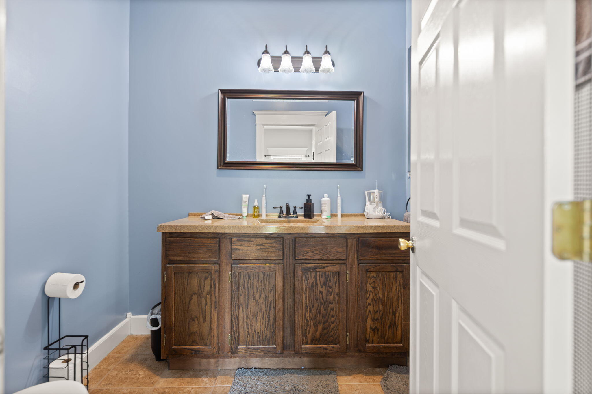 Irvine, Kentucky 40336, United States, 4 Bedrooms Bedrooms, ,4 BathroomsBathrooms,Residential,Pending,173322