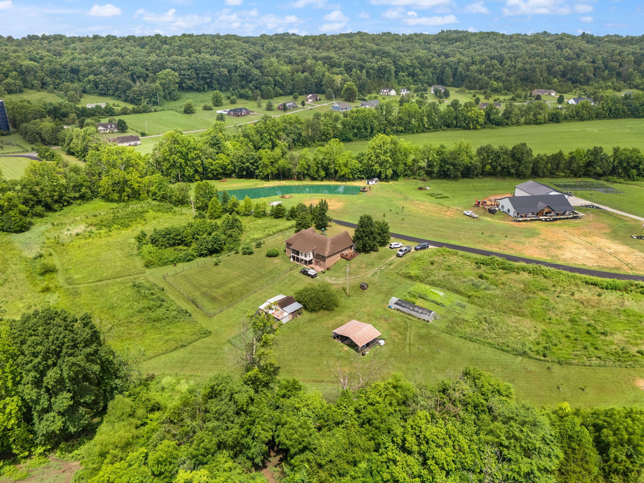 Irvine, Kentucky 40336, United States, 4 Bedrooms Bedrooms, ,4 BathroomsBathrooms,Residential,Pending,173322