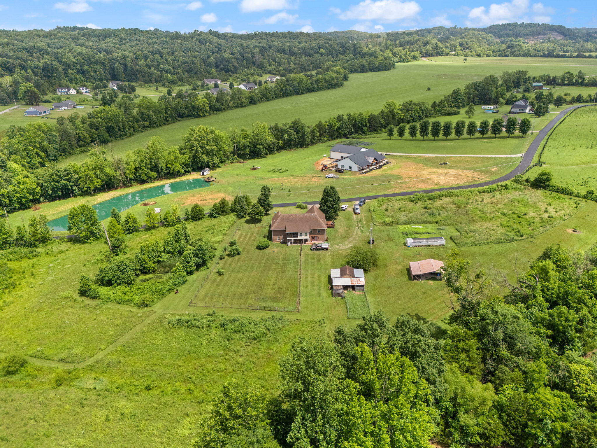 Irvine, Kentucky 40336, United States, 4 Bedrooms Bedrooms, ,4 BathroomsBathrooms,Residential,Pending,173322