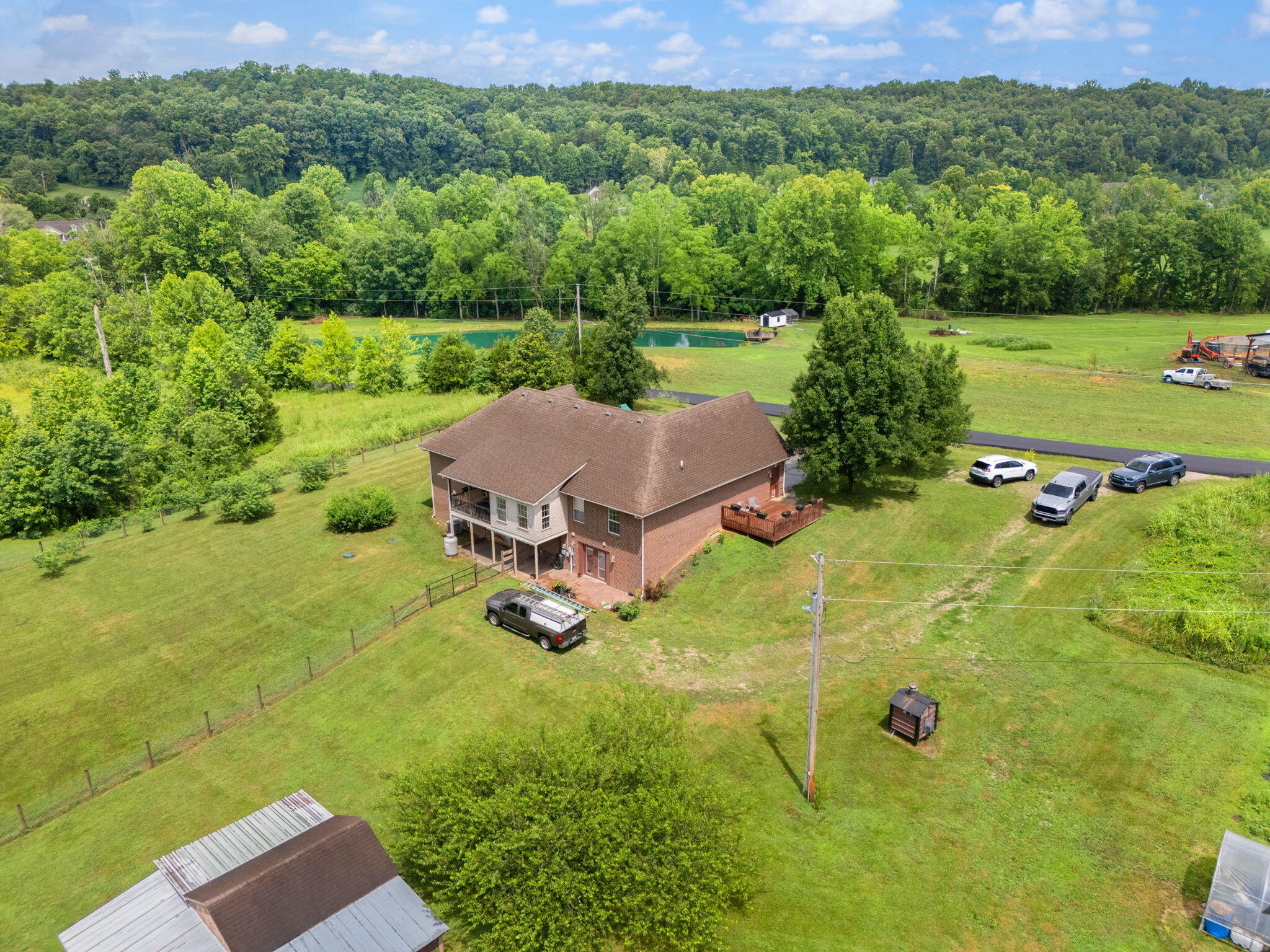 Irvine, Kentucky 40336, United States, 4 Bedrooms Bedrooms, ,4 BathroomsBathrooms,Residential,Pending,173322