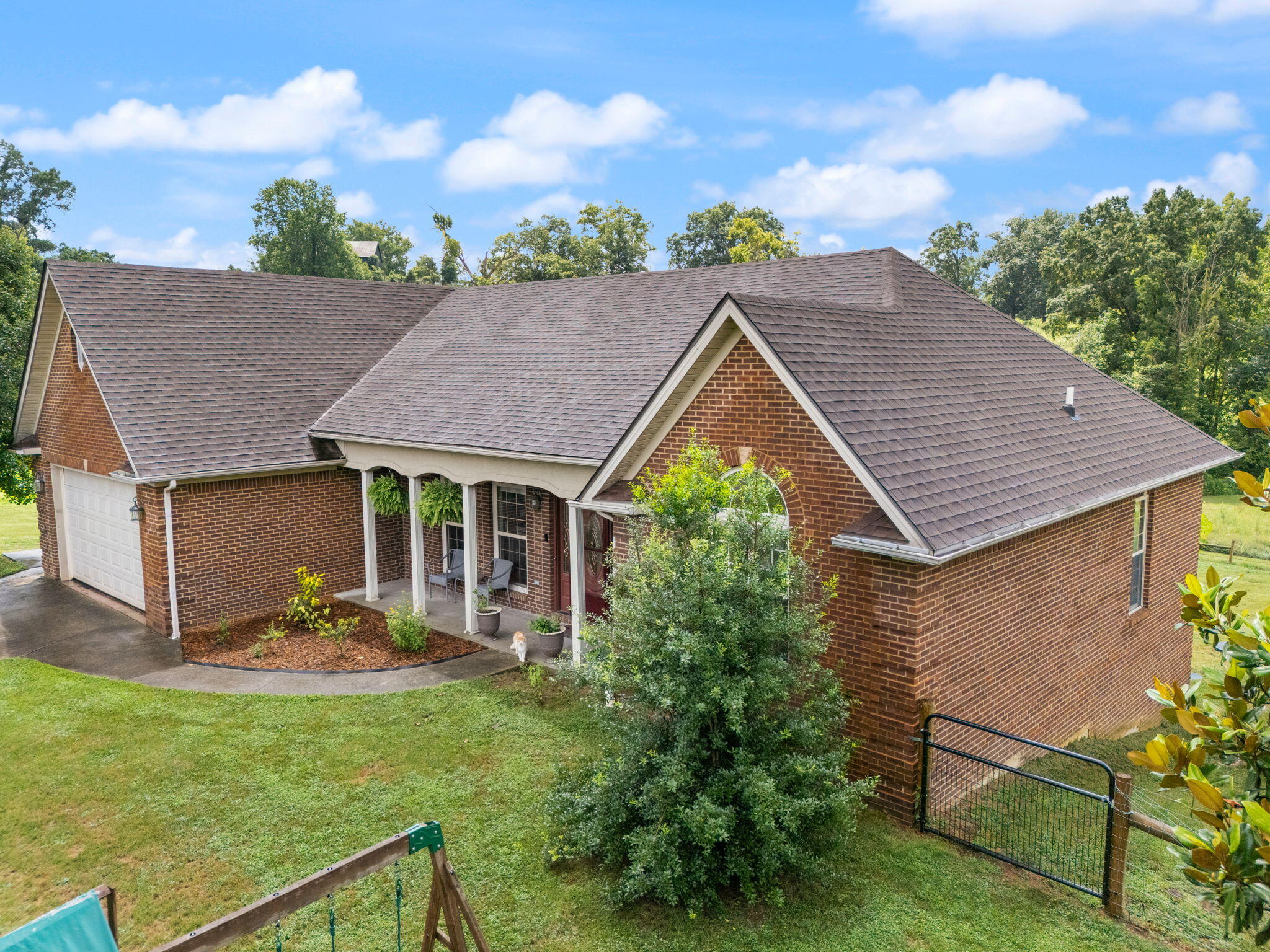 Irvine, Kentucky 40336, United States, 4 Bedrooms Bedrooms, ,4 BathroomsBathrooms,Residential,Pending,173322