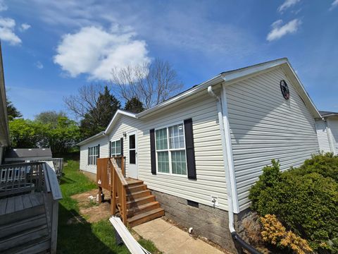 MLS: 25007658