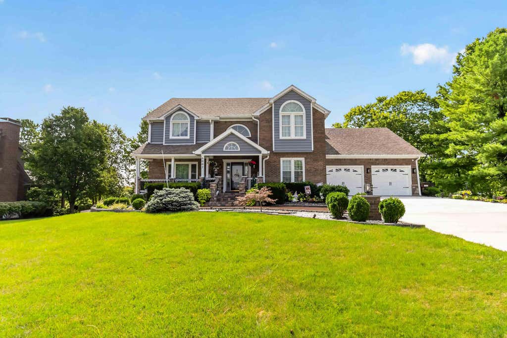Photo of 6007 Canonero Way, Versailles, KY 40383 (MLS # 26020834)