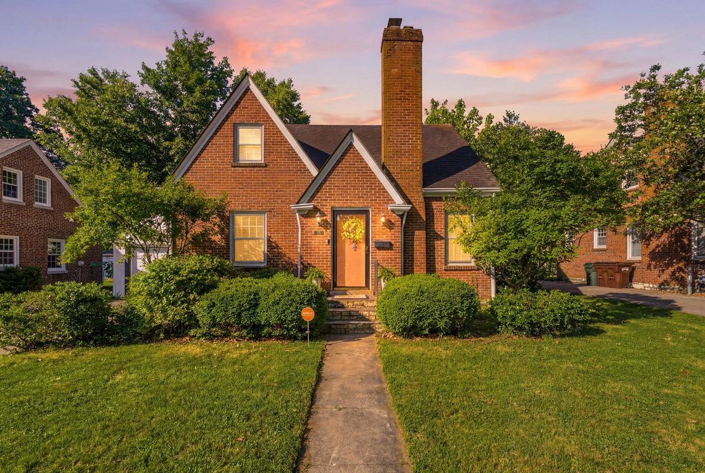 Photo of 516 Rosemont, Lexington, KY 40503 (MLS # 26012854)
