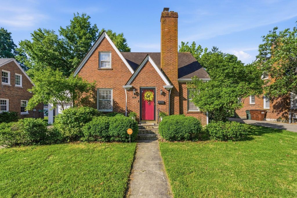 Photo of 516 Rosemont, Lexington, KY 40503 (MLS # 26012854)