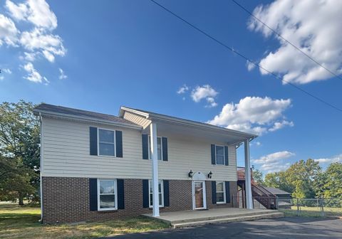 Photo of 4090 Old Frankfort Pike, Versailles, KY 40383 (MLS # 25501125)