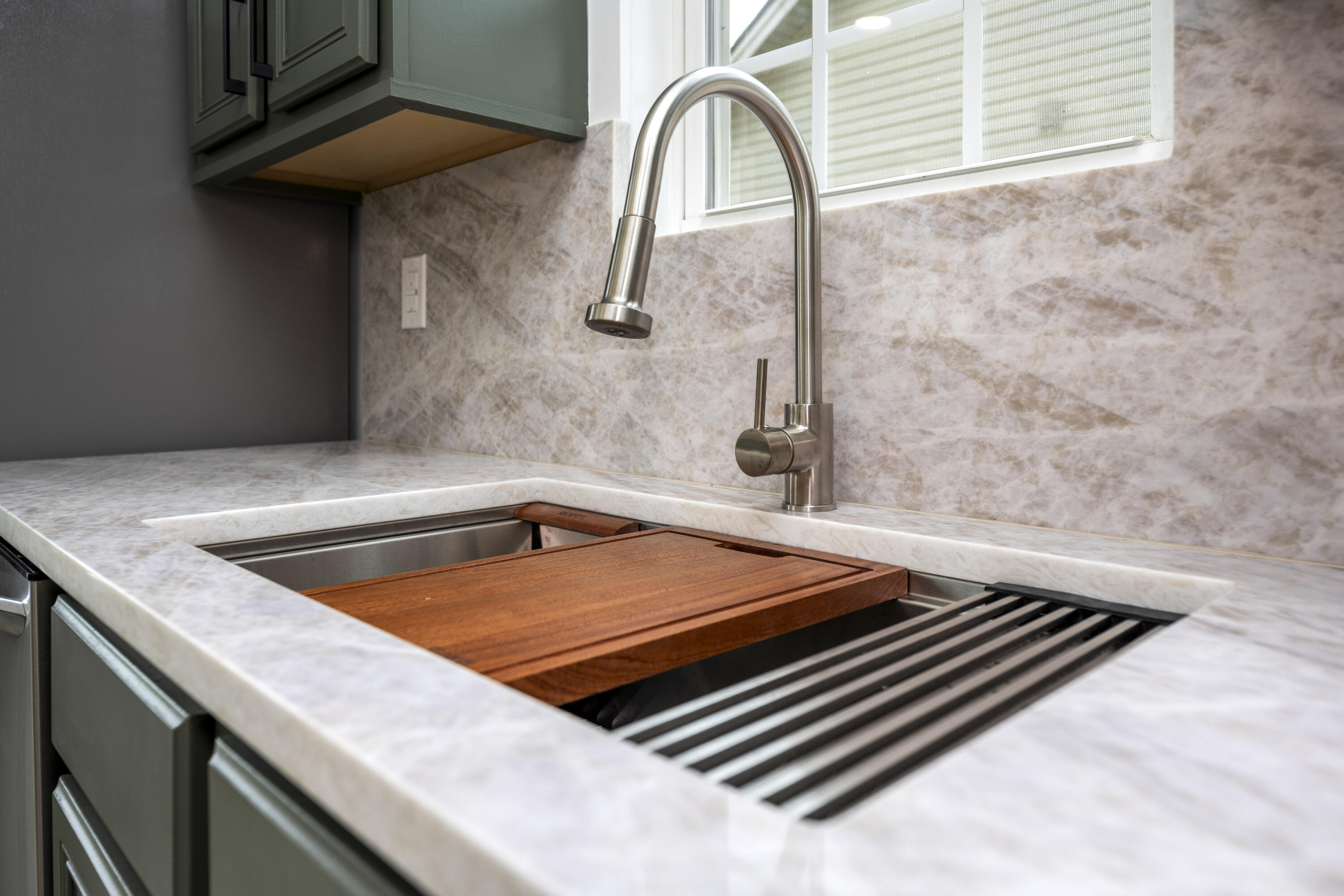 Richmond, Kentucky 40475, United States, 5 Bedrooms Bedrooms, ,3 BathroomsBathrooms,Residential,Active,150783