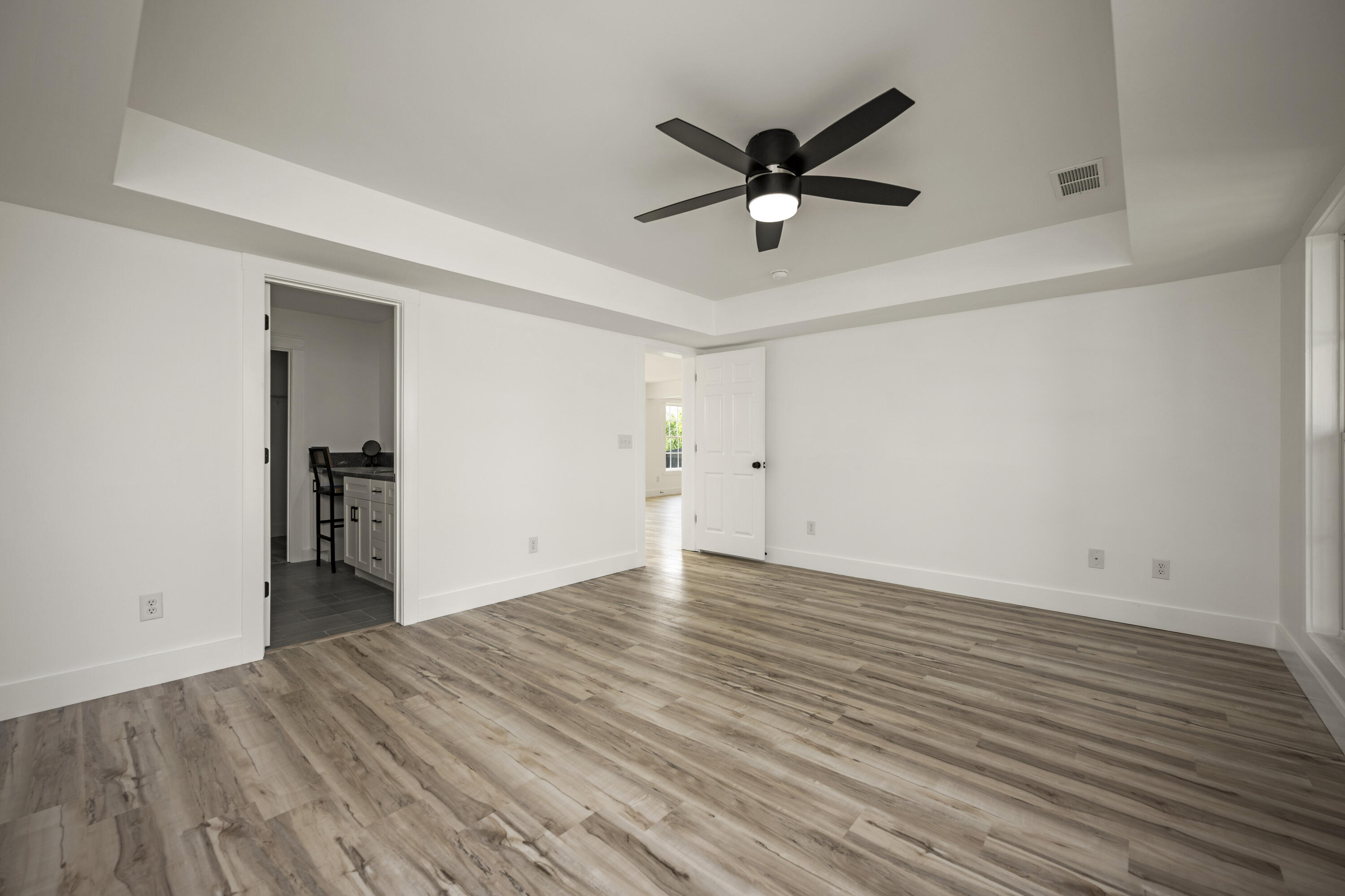 Richmond, Kentucky 40475, United States, 5 Bedrooms Bedrooms, ,3 BathroomsBathrooms,Residential,Active,150783