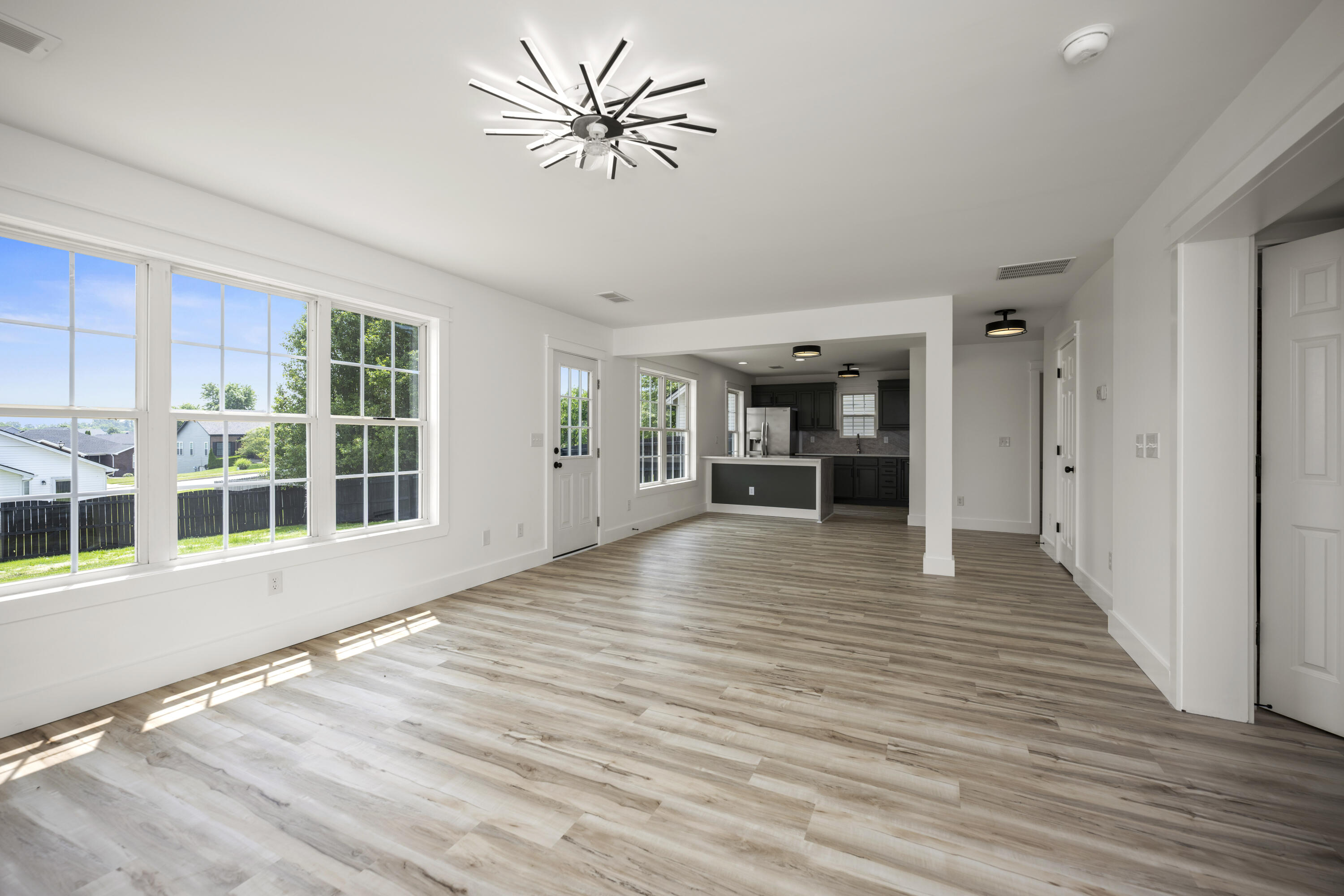 Richmond, Kentucky 40475, United States, 5 Bedrooms Bedrooms, ,3 BathroomsBathrooms,Residential,Active,150783