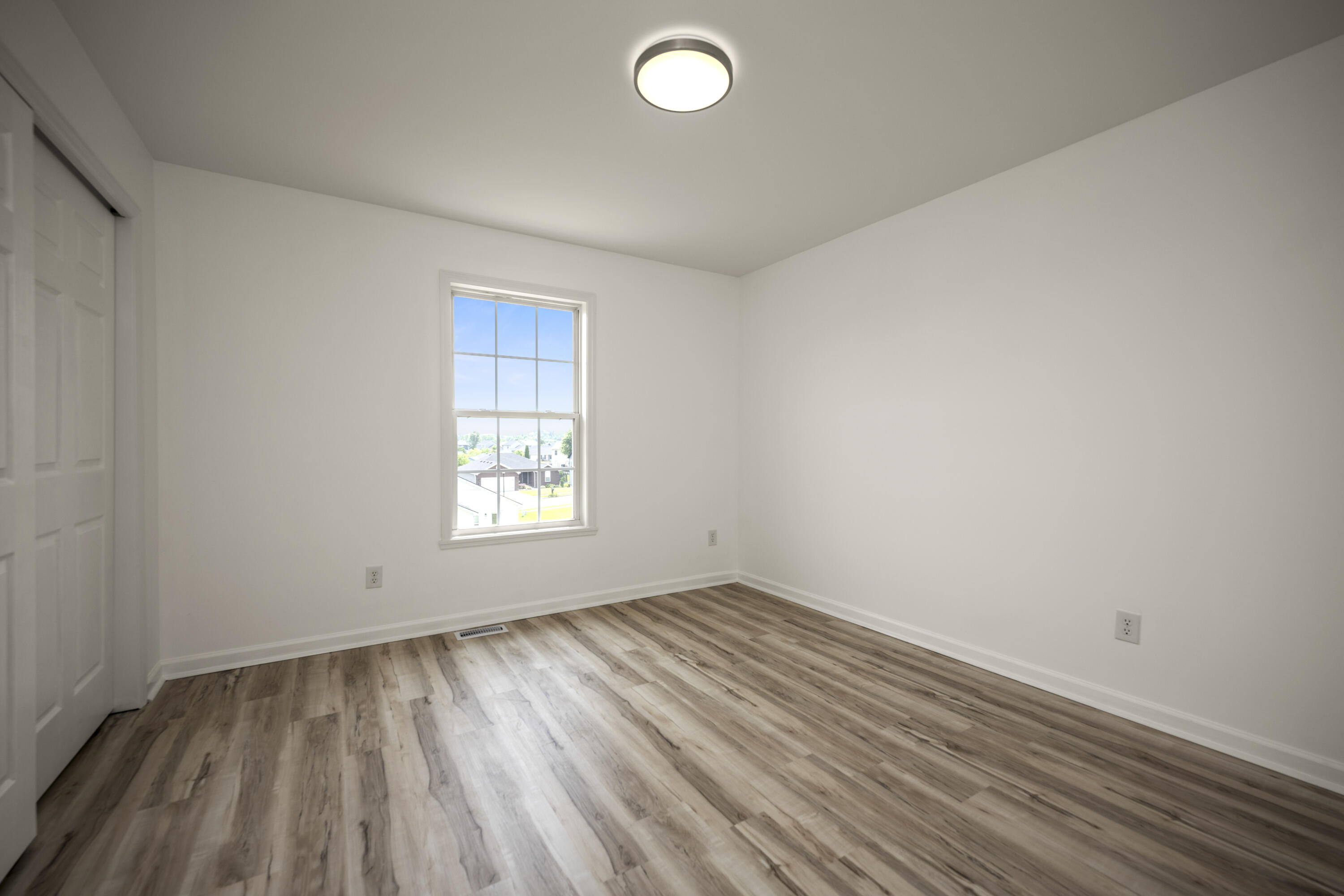 Richmond, Kentucky 40475, United States, 5 Bedrooms Bedrooms, ,3 BathroomsBathrooms,Residential,Active,150783