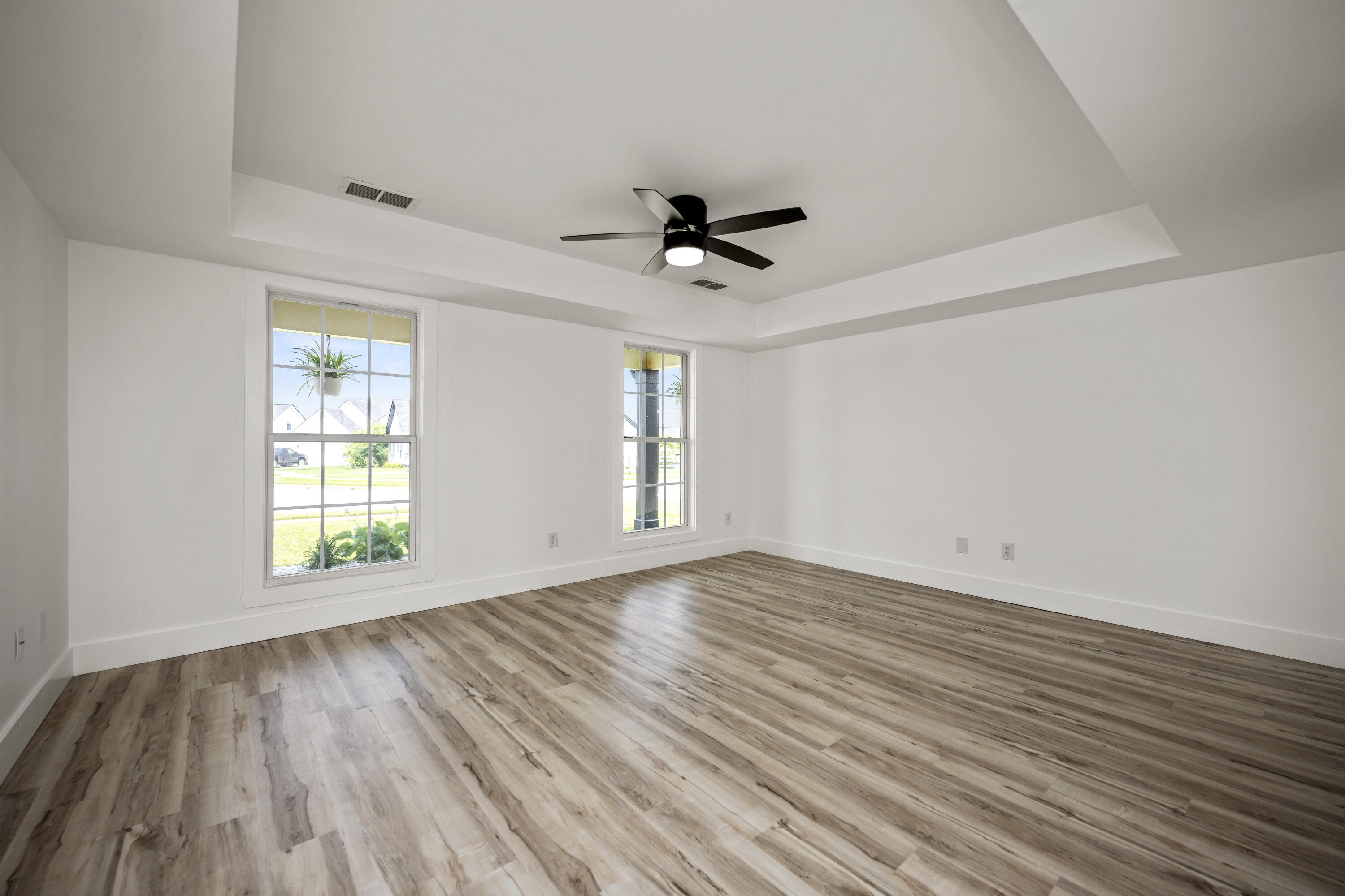 Richmond, Kentucky 40475, United States, 5 Bedrooms Bedrooms, ,3 BathroomsBathrooms,Residential,Active,150783