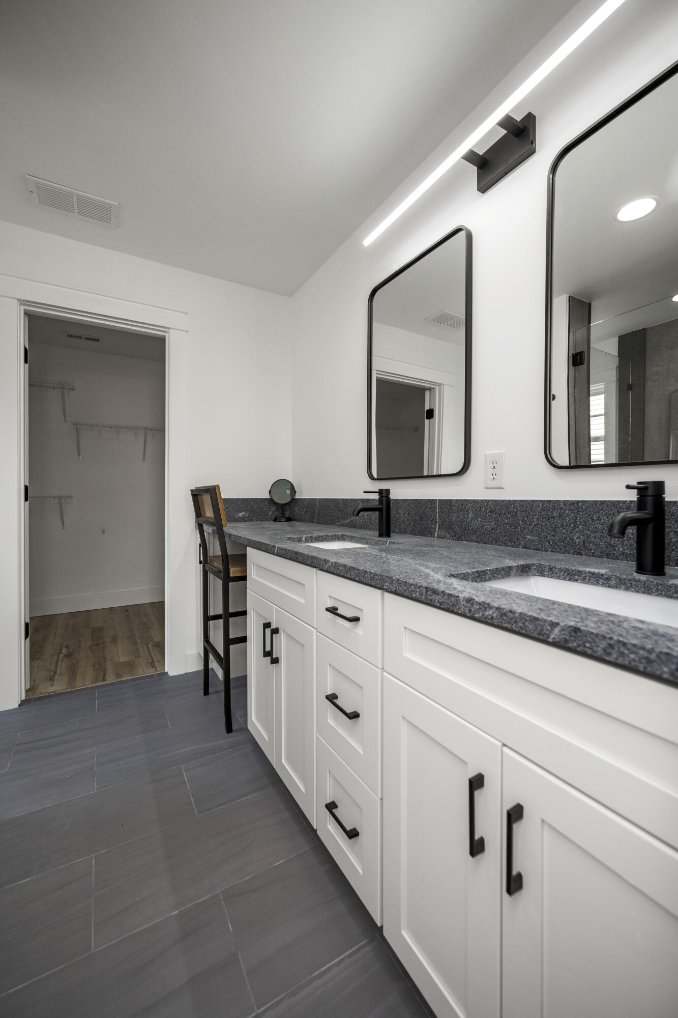 Richmond, Kentucky 40475, United States, 5 Bedrooms Bedrooms, ,3 BathroomsBathrooms,Residential,Active,150783