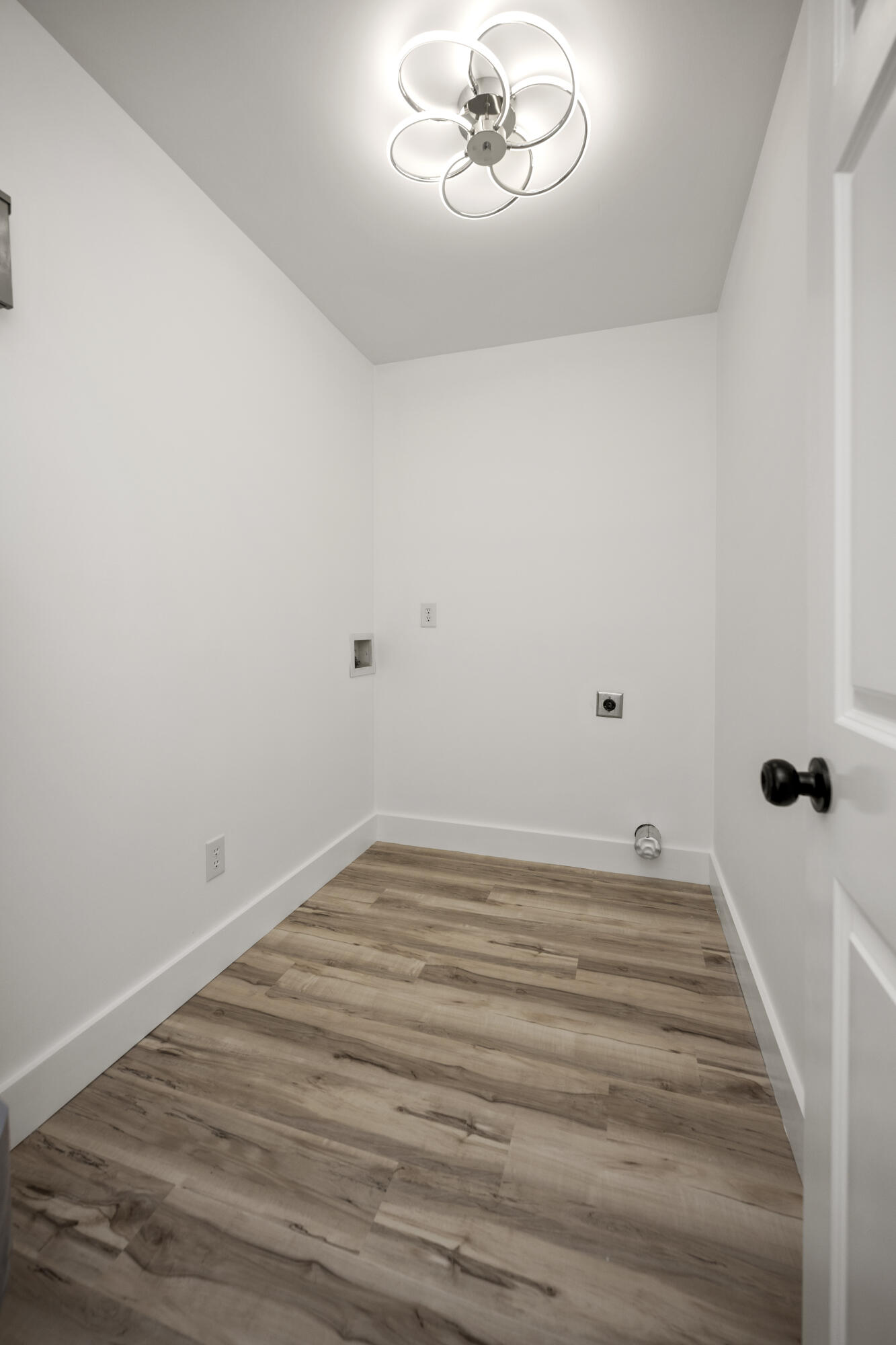 Richmond, Kentucky 40475, United States, 5 Bedrooms Bedrooms, ,3 BathroomsBathrooms,Residential,Active,150783