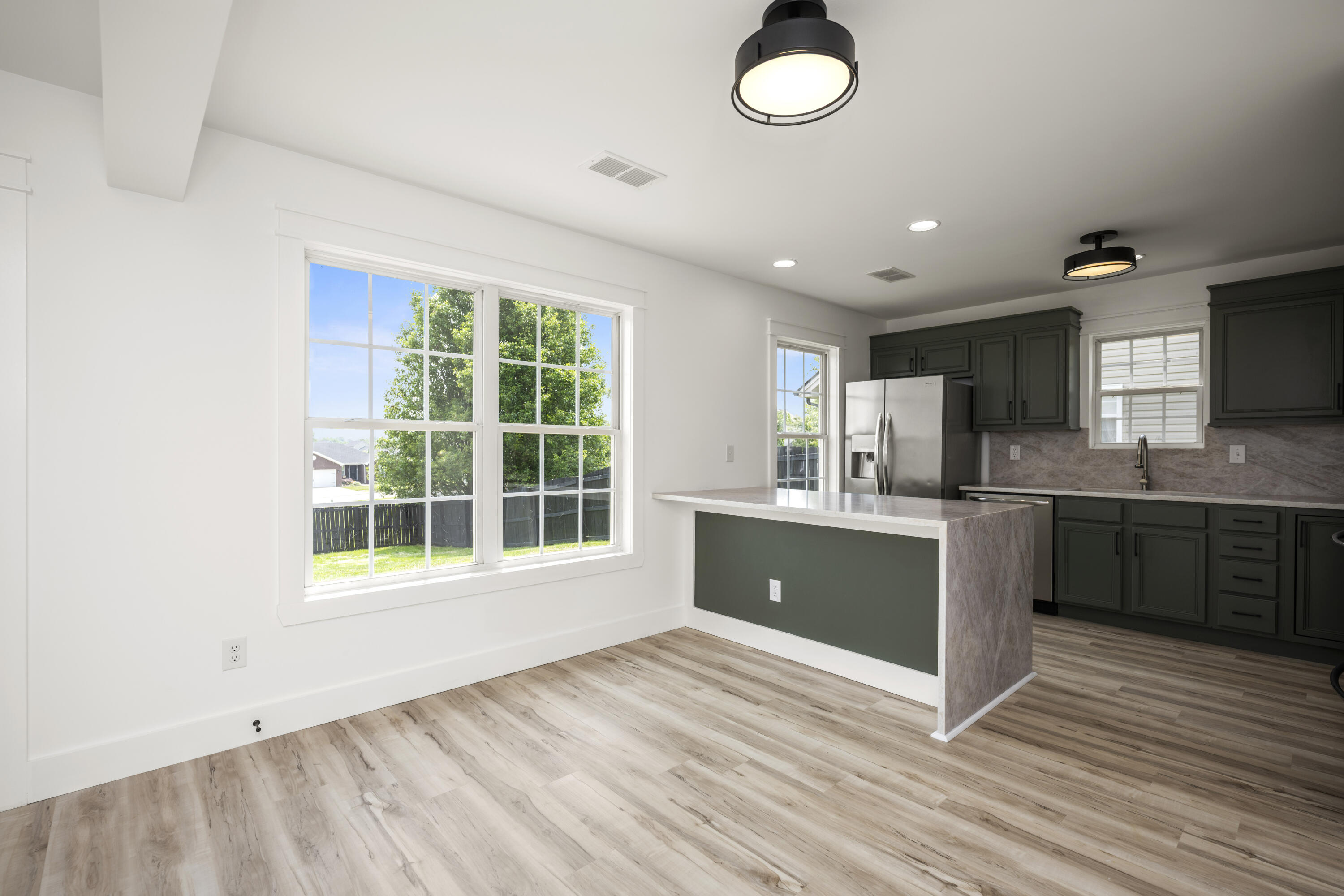 Richmond, Kentucky 40475, United States, 5 Bedrooms Bedrooms, ,3 BathroomsBathrooms,Residential,Active,150783