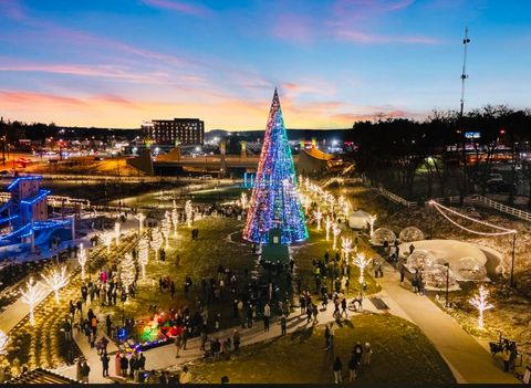 Photo of 345 W Vine Street 2202 #2202, Lexington, KY 40507 (MLS # 25504901)