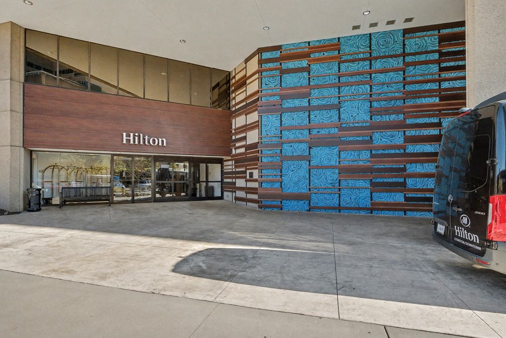 Photo of 345 W Vine Street 2202 #2202, Lexington, KY 40507 (MLS # 25504901)