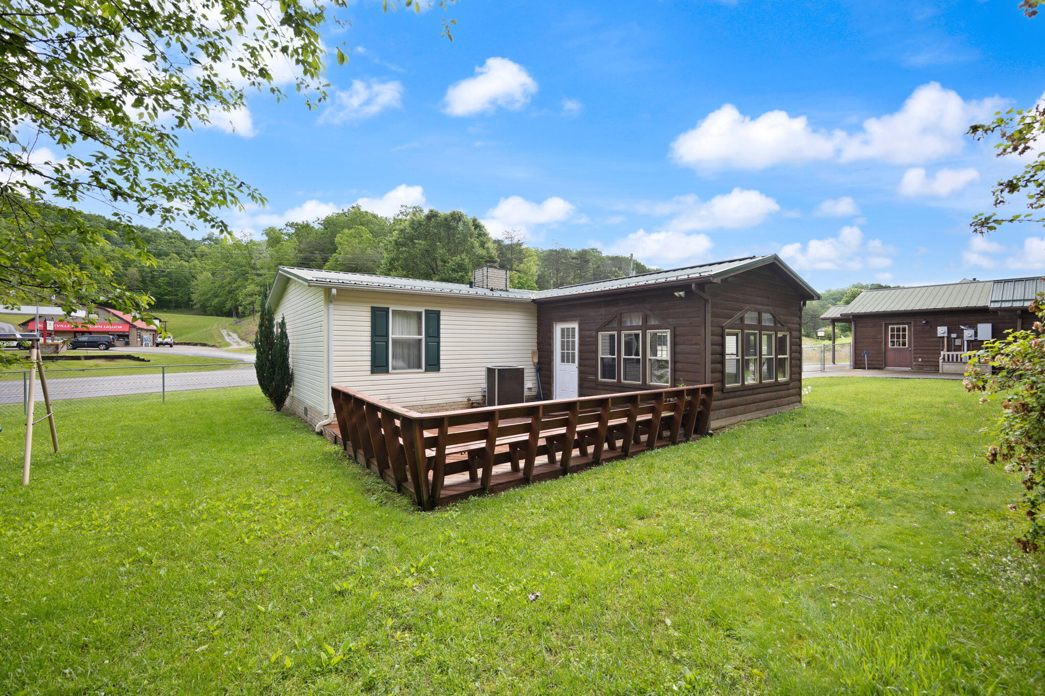 Booneville, Kentucky 41314, United States, 3 Bedrooms Bedrooms, ,3 BathroomsBathrooms,Residential,Active,129661