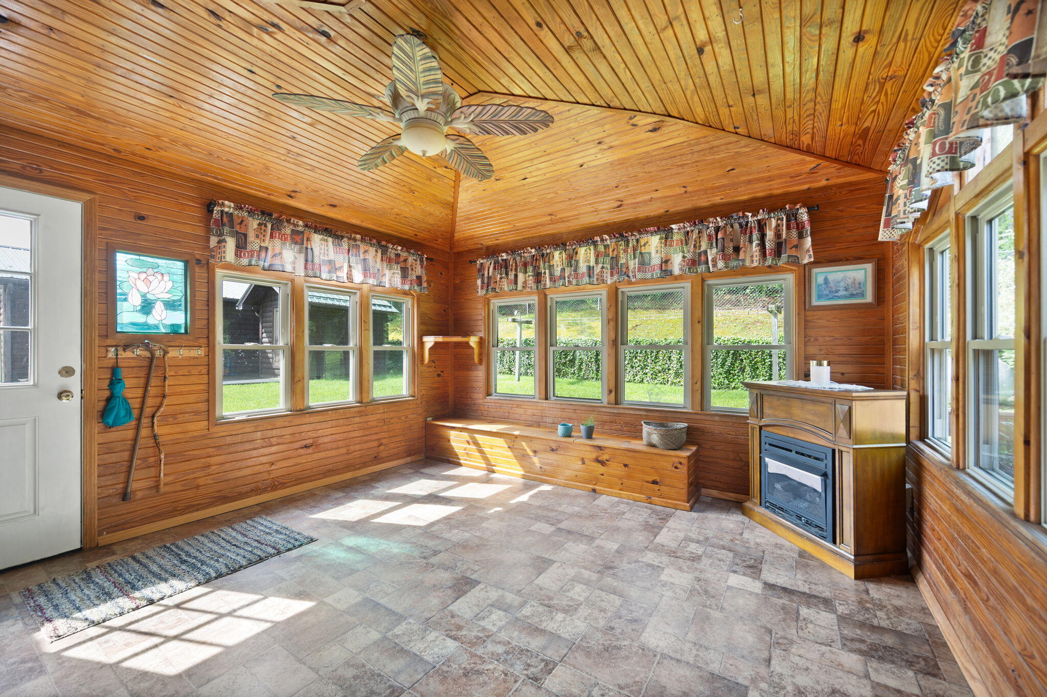 Booneville, Kentucky 41314, United States, 3 Bedrooms Bedrooms, ,3 BathroomsBathrooms,Residential,Active,129661