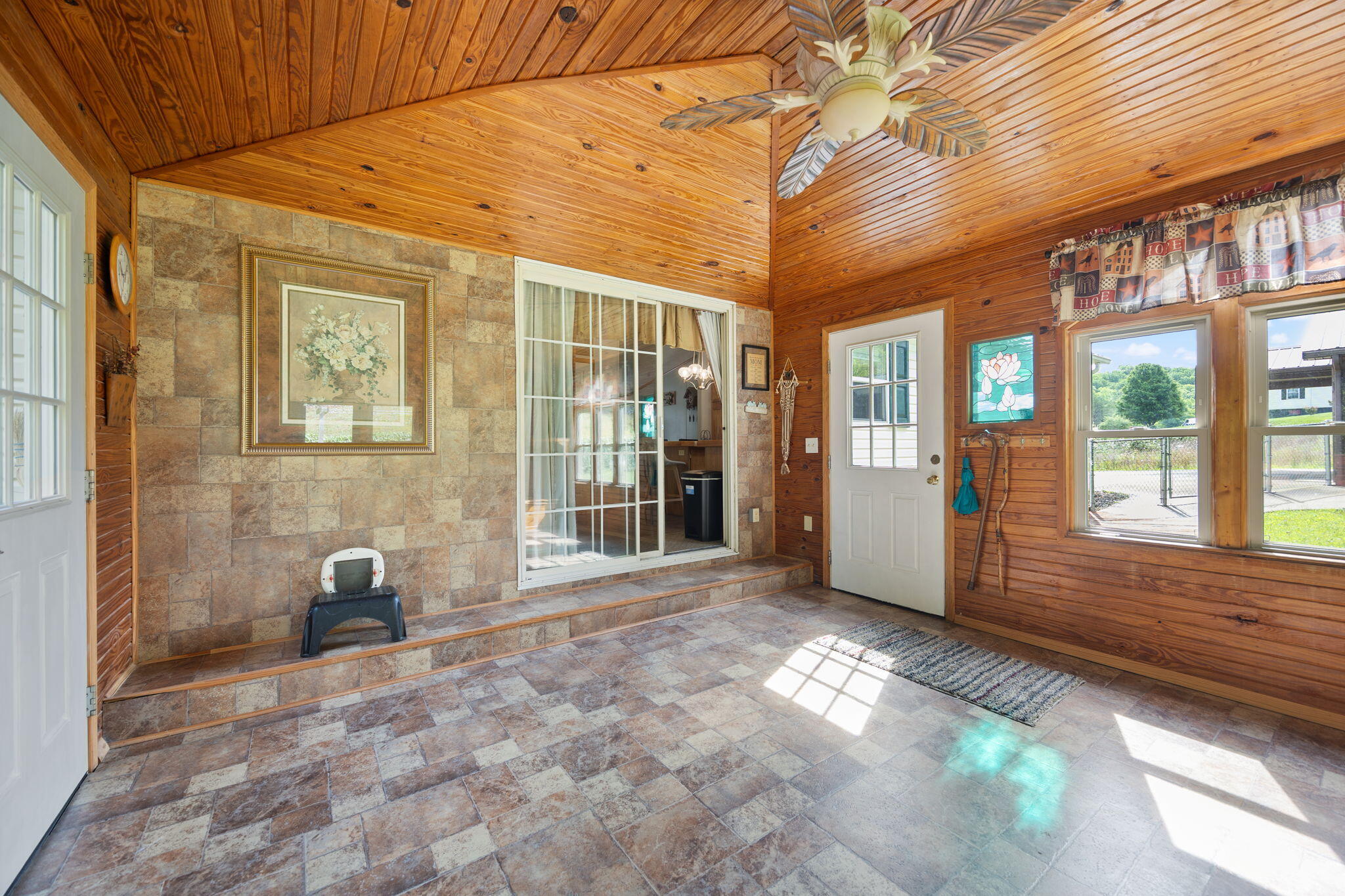 Booneville, Kentucky 41314, United States, 3 Bedrooms Bedrooms, ,3 BathroomsBathrooms,Residential,Active,129661