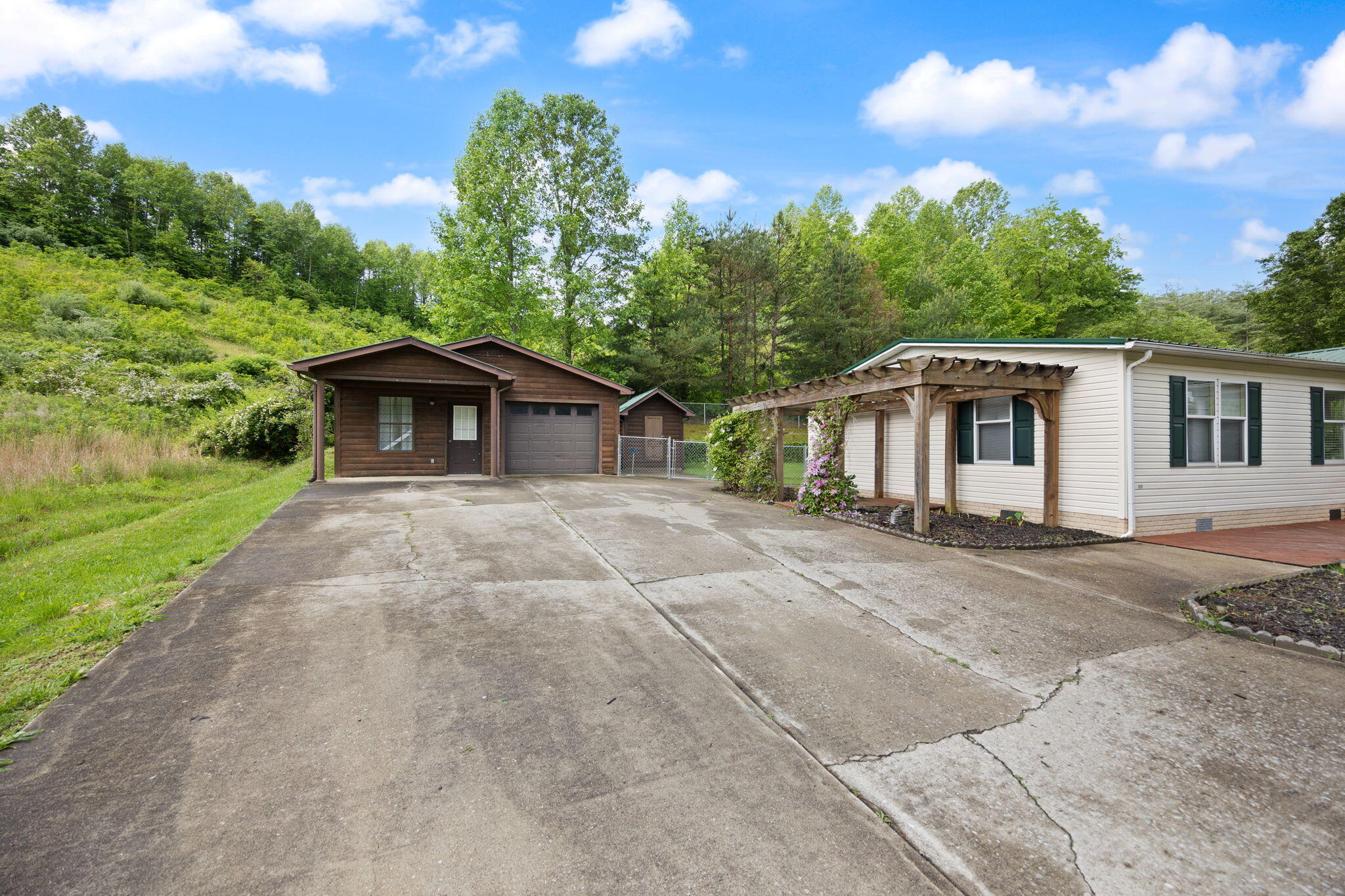 Booneville, Kentucky 41314, United States, 3 Bedrooms Bedrooms, ,3 BathroomsBathrooms,Residential,Active,129661