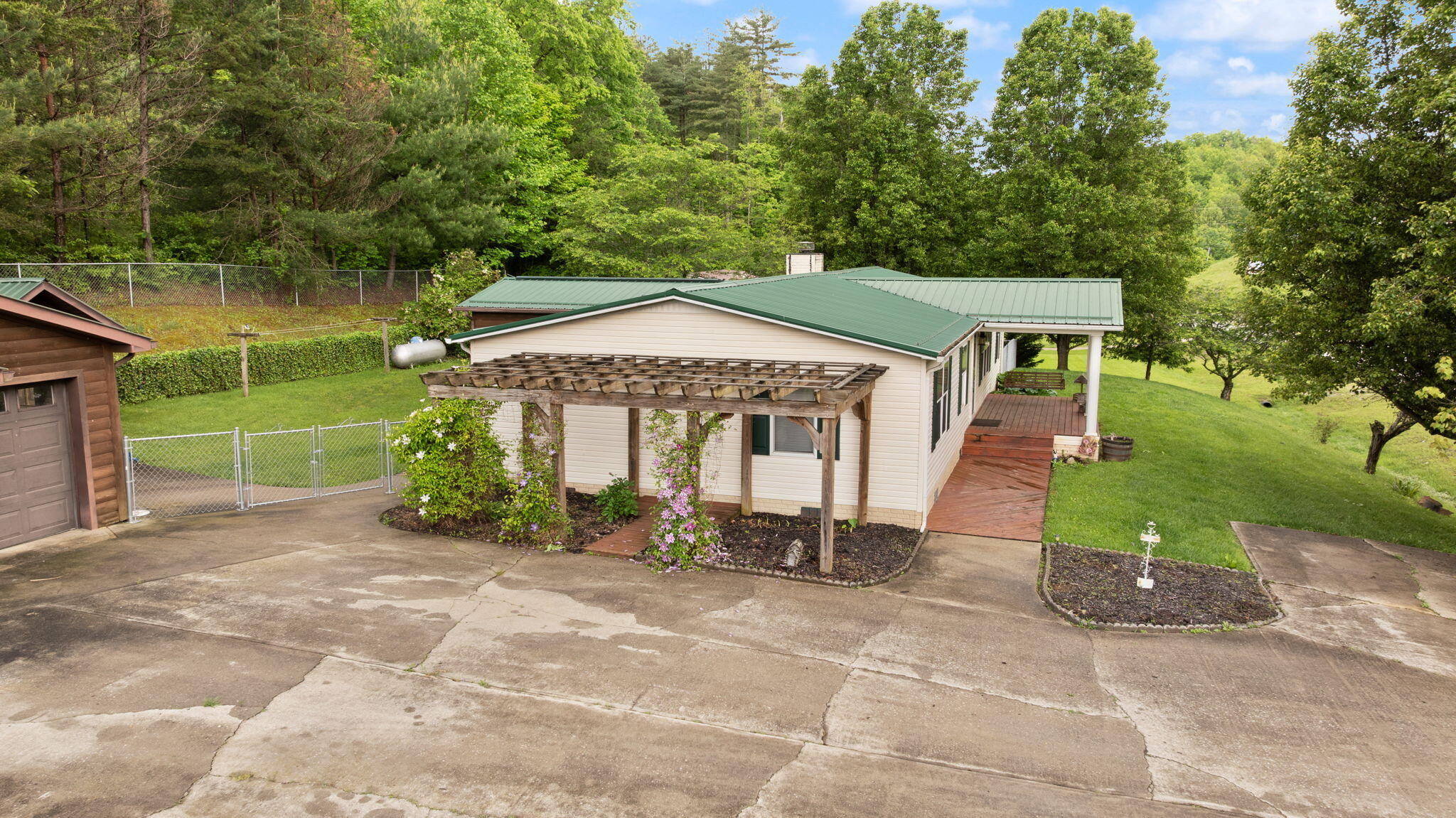 Booneville, Kentucky 41314, United States, 3 Bedrooms Bedrooms, ,3 BathroomsBathrooms,Residential,Active,129661