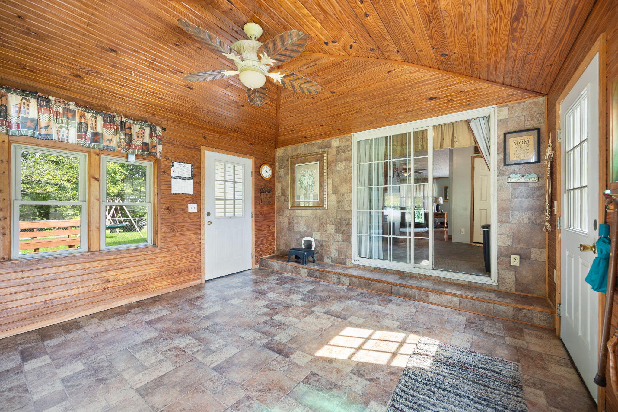 Booneville, Kentucky 41314, United States, 3 Bedrooms Bedrooms, ,3 BathroomsBathrooms,Residential,Active,129661