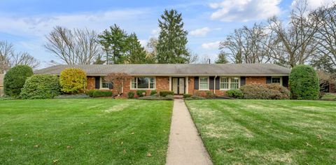 Photo of 3276 Nantucket Drive, Lexington, KY 40502 (MLS # 25506941)