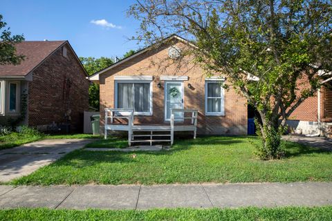 Photo of 995 Tatesbrook Drive, Lexington, KY 40517 (MLS # 25500339)