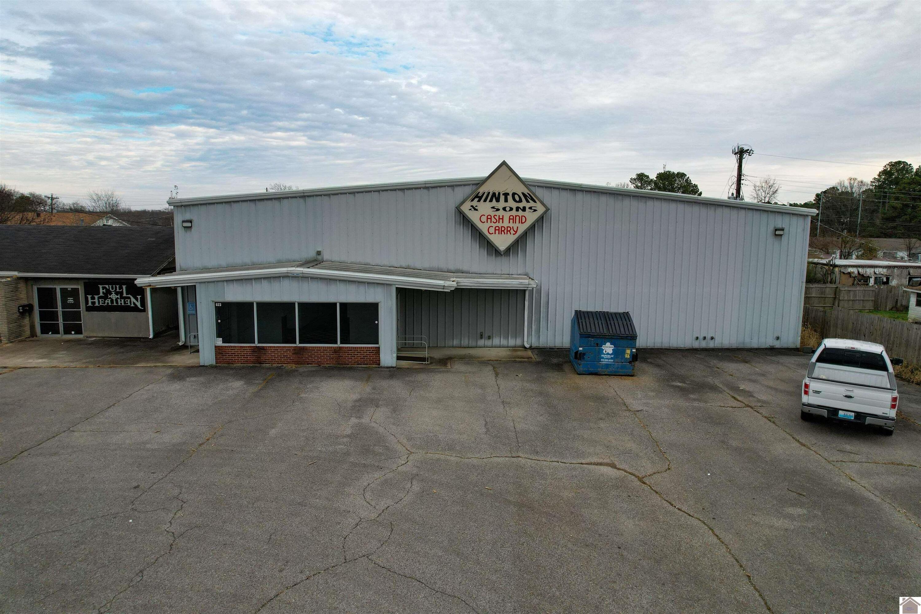 Photo 1 of 29 — 623 S 4th Street, Murray, KY 42071