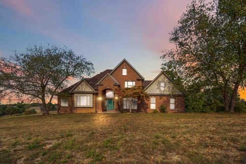 Photo of 1032 Meadow Ridge Drive, Richmond, KY 40475 (MLS # 25500345)