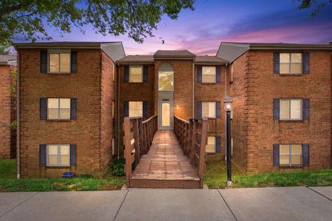 Property photo of 421 Redding Road 99, Lexington, KY 40517