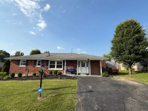 Photo of 528 Estes Drive, Winchester, KY 40391 (MLS # 25503055)