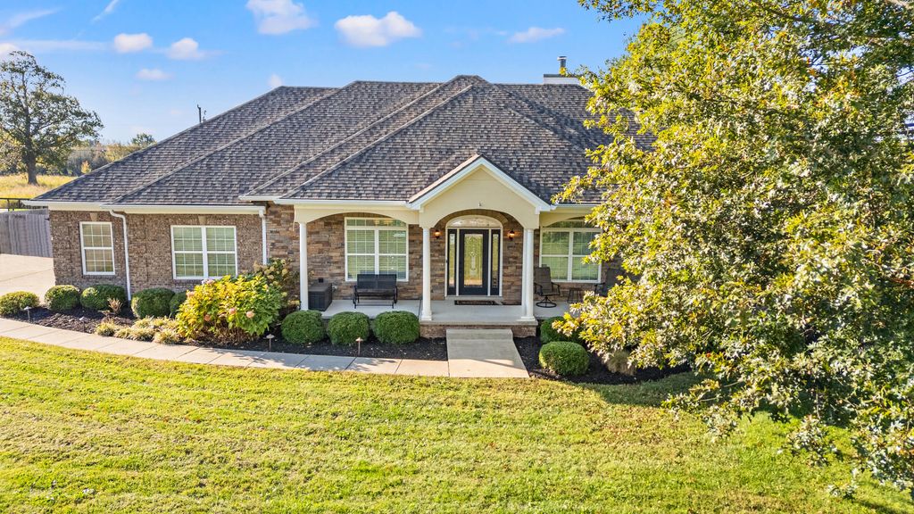 Photo of 215 Squires Pointe Road, Paris, KY 40361 (MLS # 25505065)