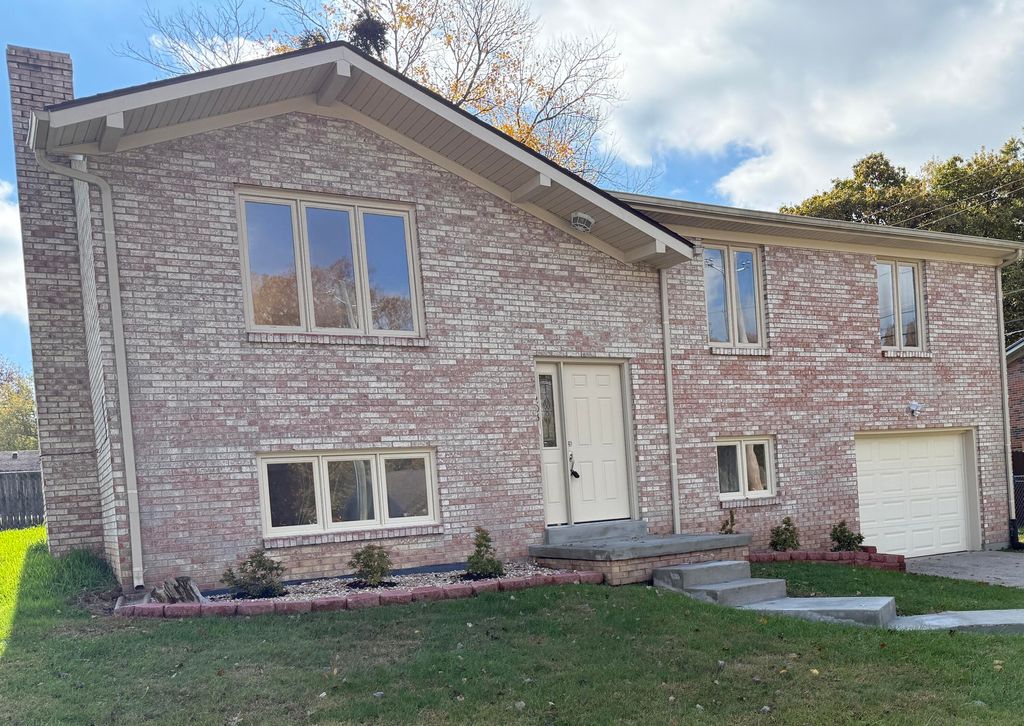 Photo of 203 Davis Street, Berea, KY 40403 (MLS # 25505224)