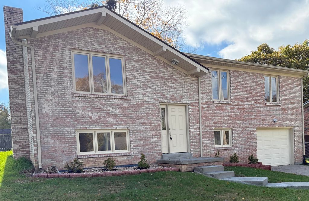 Photo of 203 Davis Street, Berea, KY 40403 (MLS # 25505224)