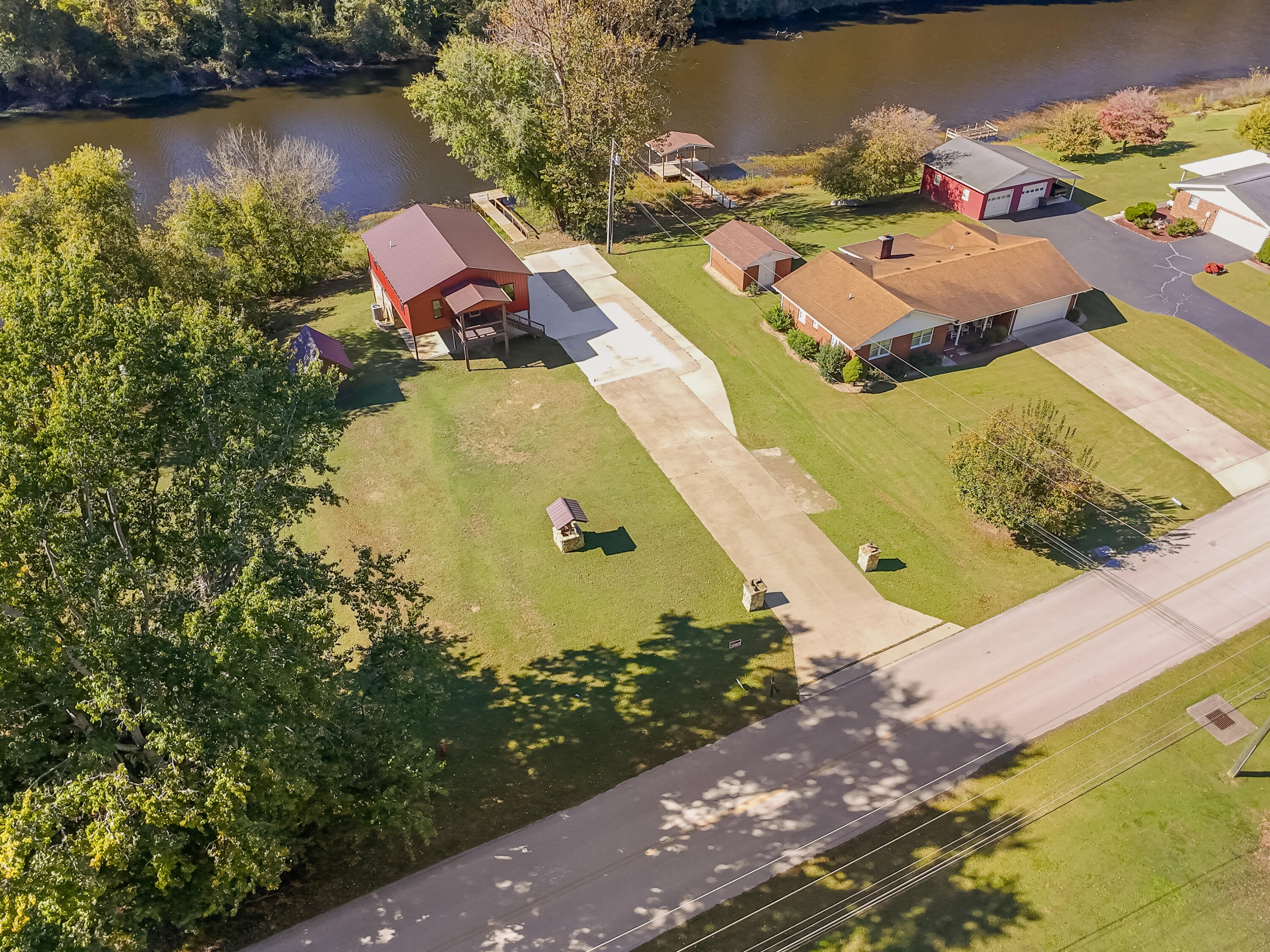 449 Lakeside Drive