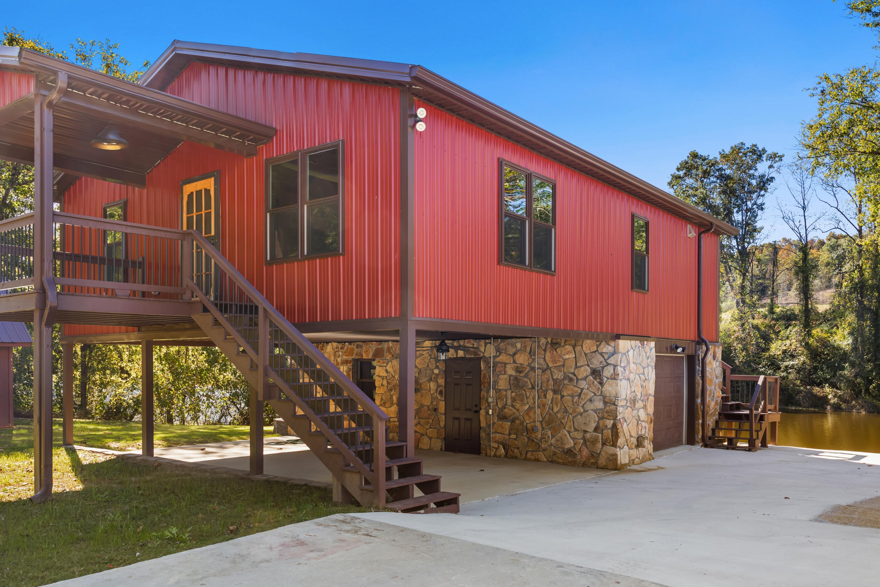449 Lakeside Drive