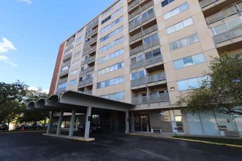 Photo of 2121 Nicholasville Road 906 #906, Lexington, KY 40503 (MLS # 25503714)