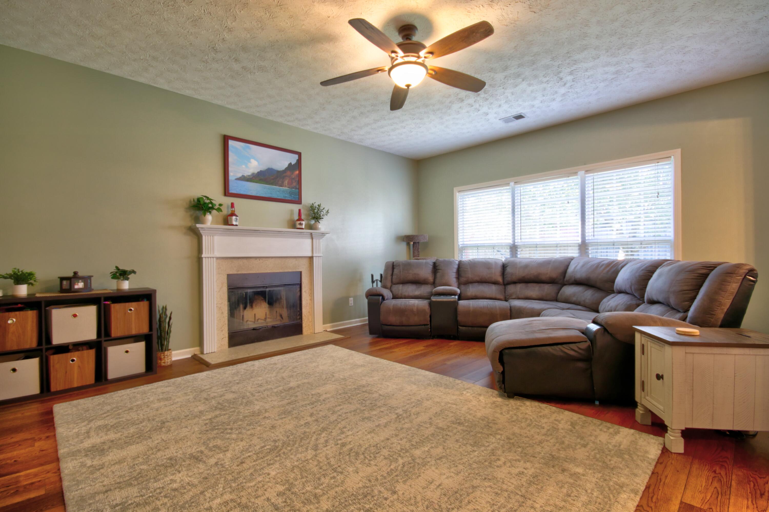 Nicholasville, Kentucky 40356, United States, 4 Bedrooms Bedrooms, ,3 BathroomsBathrooms,Residential,Active,230502