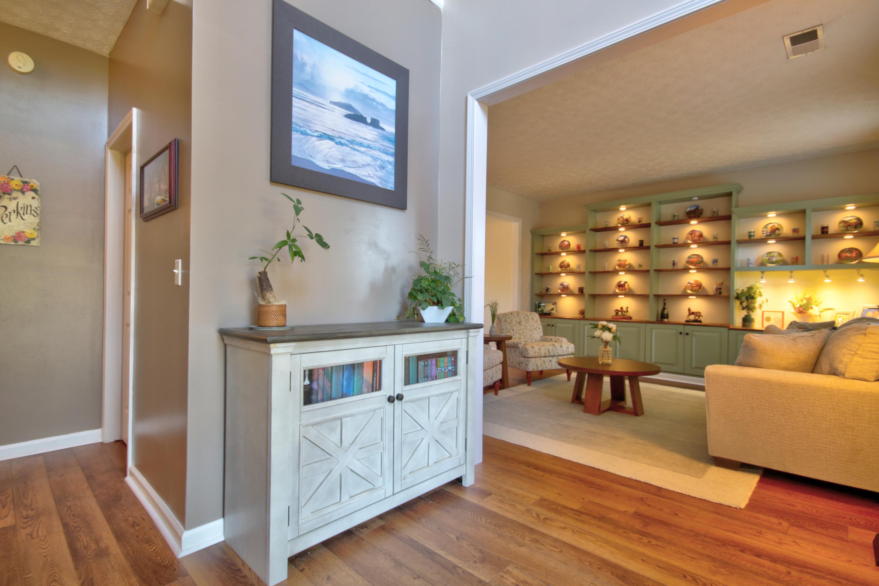 Nicholasville, Kentucky 40356, United States, 4 Bedrooms Bedrooms, ,3 BathroomsBathrooms,Residential,Active,230502