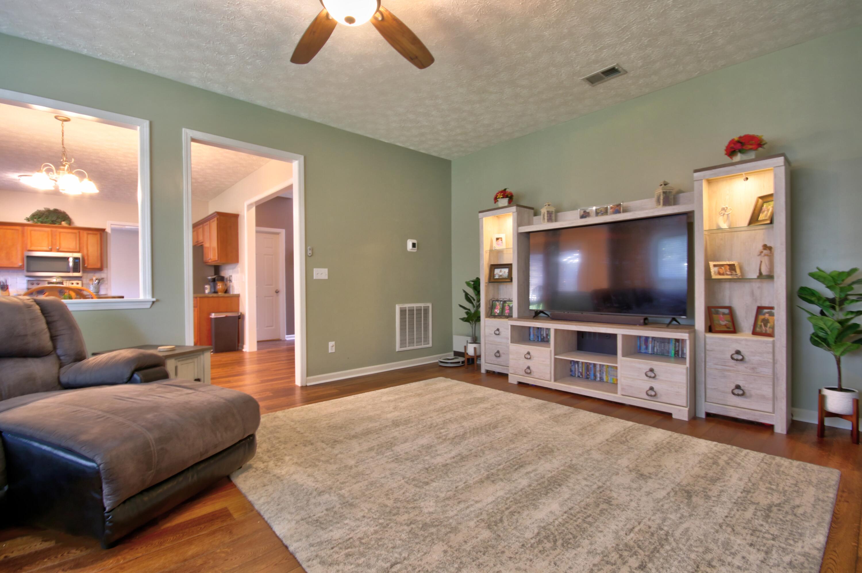 Nicholasville, Kentucky 40356, United States, 4 Bedrooms Bedrooms, ,3 BathroomsBathrooms,Residential,Active,230502