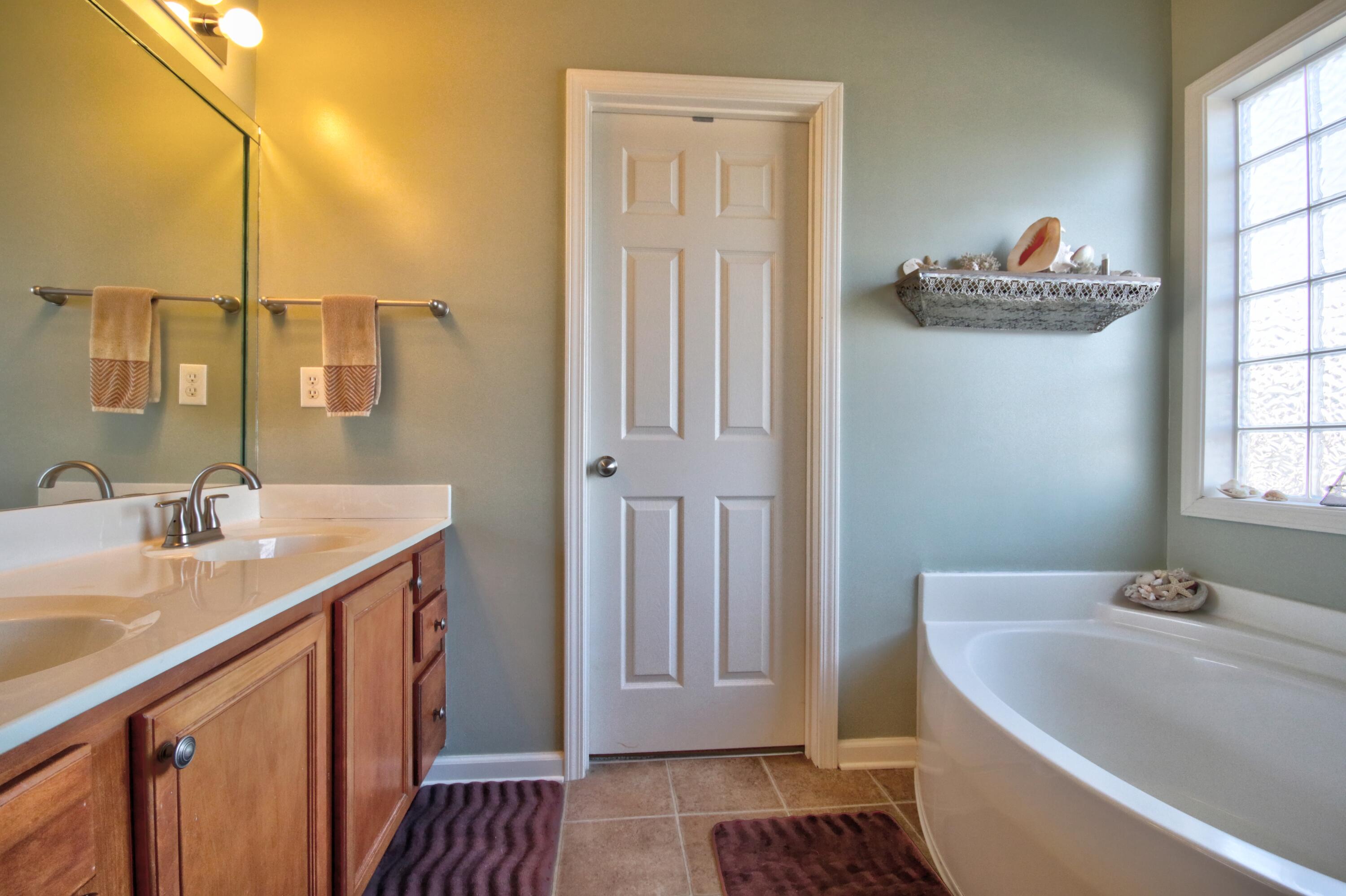 Nicholasville, Kentucky 40356, United States, 4 Bedrooms Bedrooms, ,3 BathroomsBathrooms,Residential,Active,230502