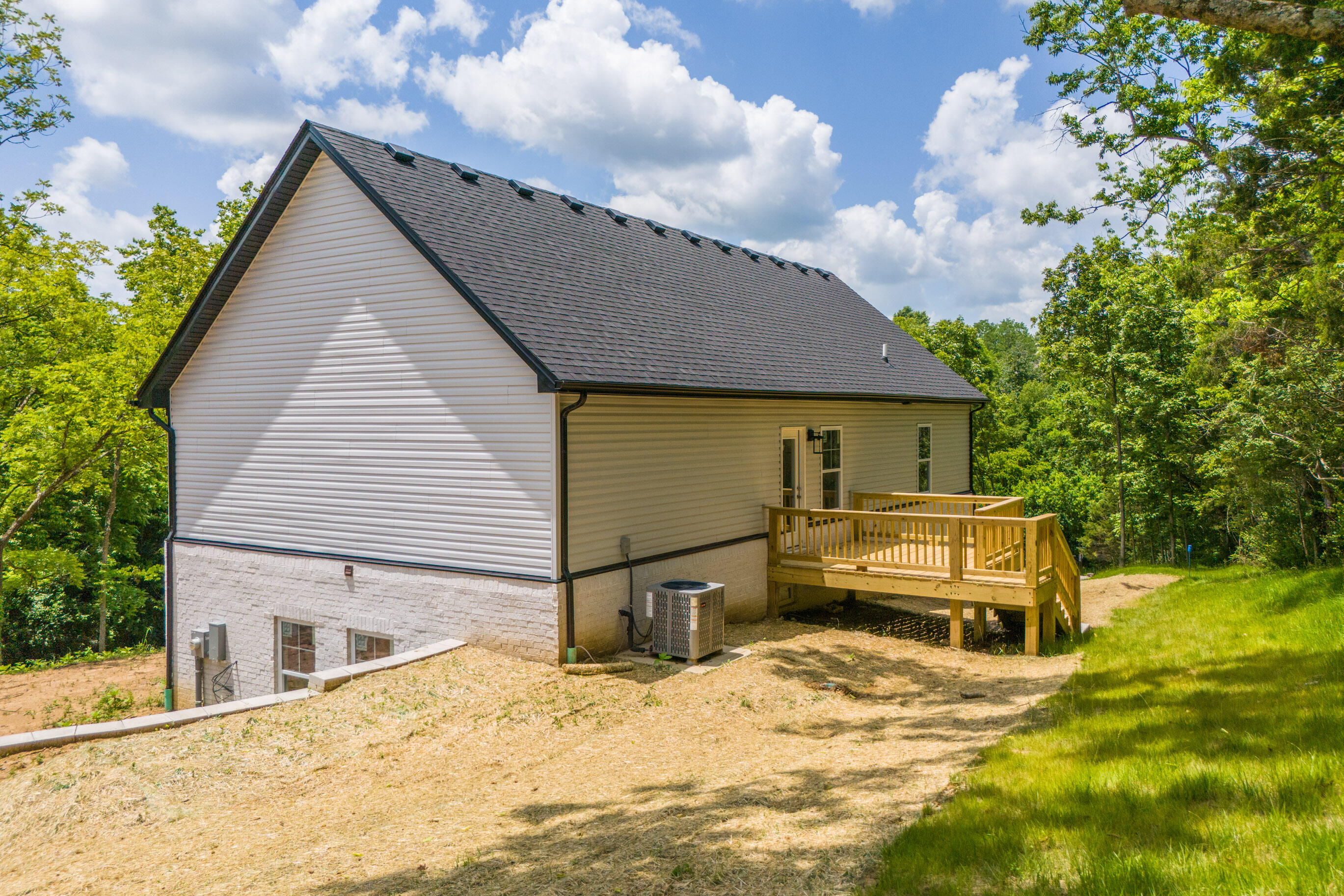 Richmond, Kentucky 40475, United States, 4 Bedrooms Bedrooms, ,3 BathroomsBathrooms,Residential,Active,151092