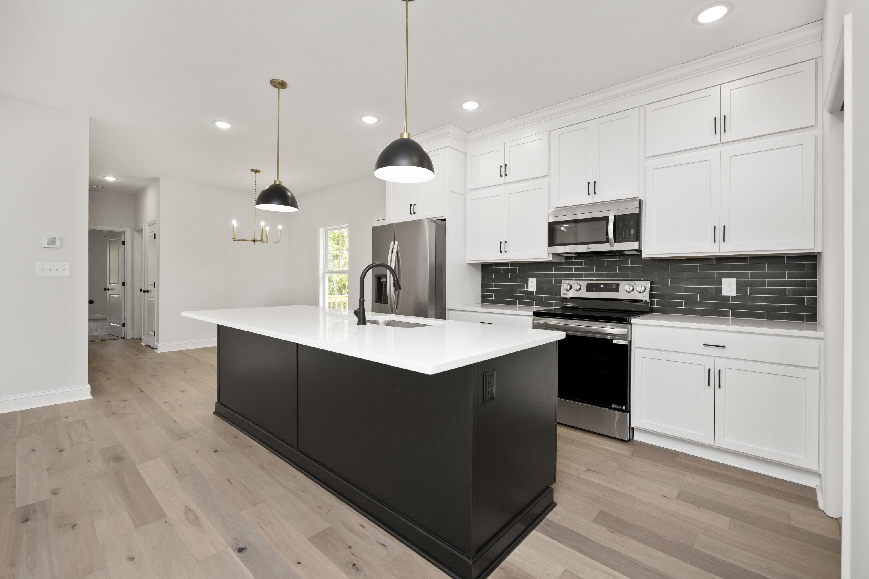 Richmond, Kentucky 40475, United States, 4 Bedrooms Bedrooms, ,3 BathroomsBathrooms,Residential,Active,151092